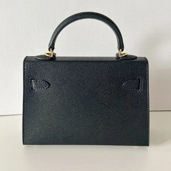 Elegant Black Handbag - Picture 2 of 6